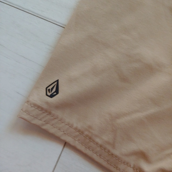 VOLCOM NEW Toddler Pocket Tee & Chino Shorts - Picture 10 of 13